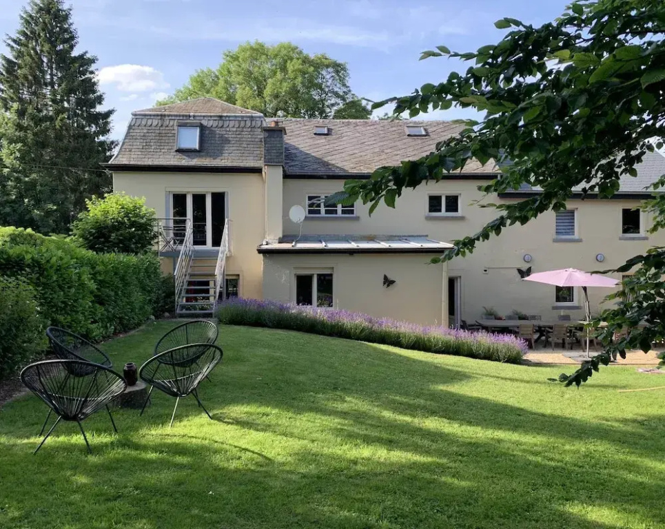 Beautiful Group House With Large Garden