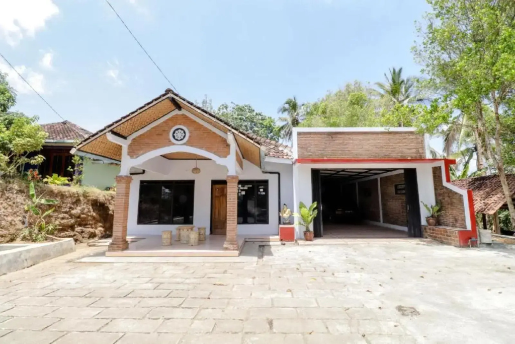 Arindra Homestay