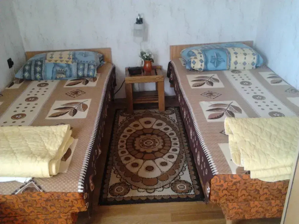 A Whole Holiday House With a Garden in Fonyód for 2-10 Persons - фото 2