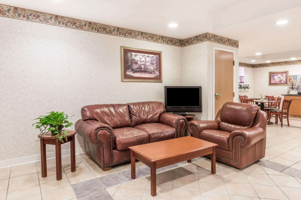 Lobby & Reception