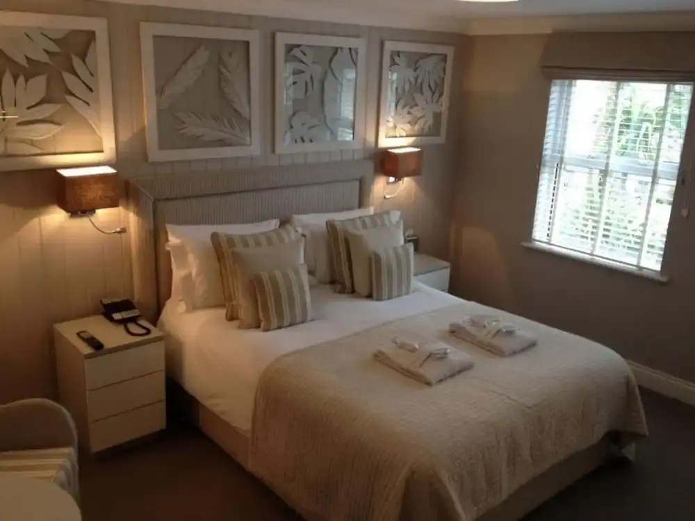 Classic Double room (full double bed)
