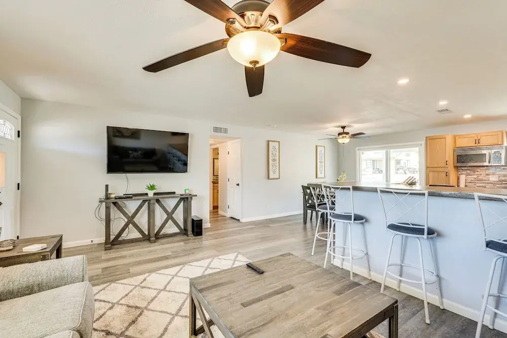 2 Mi to Lake Havasu: Home w/ Patio! — фото 5