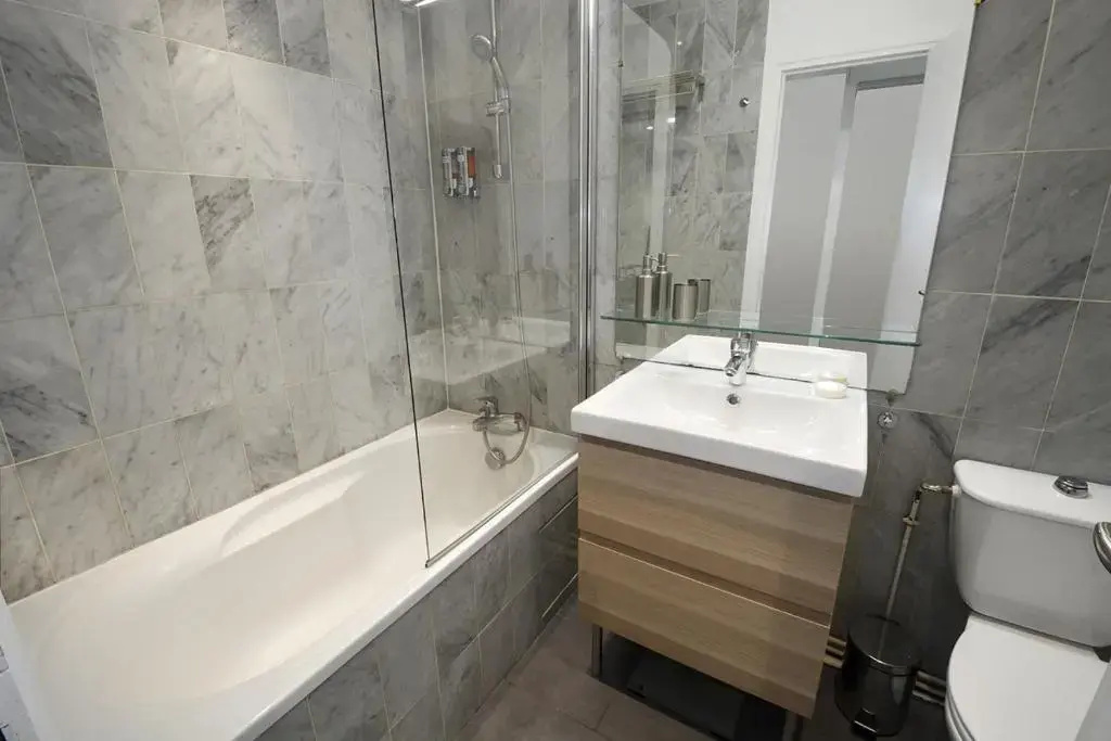 HolidaysInParis - Bourg Tibourg - Chambres