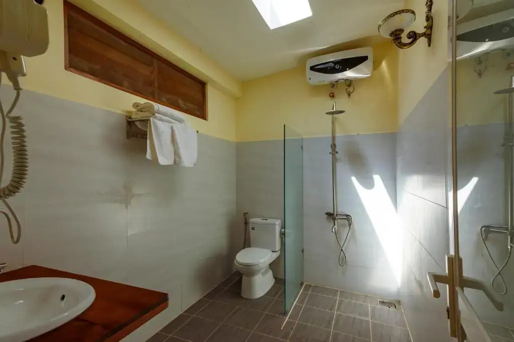 Deluxe Double room with ocean view (full double bed)