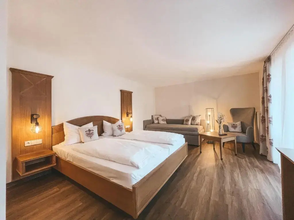 Standard Double room (full double bed)