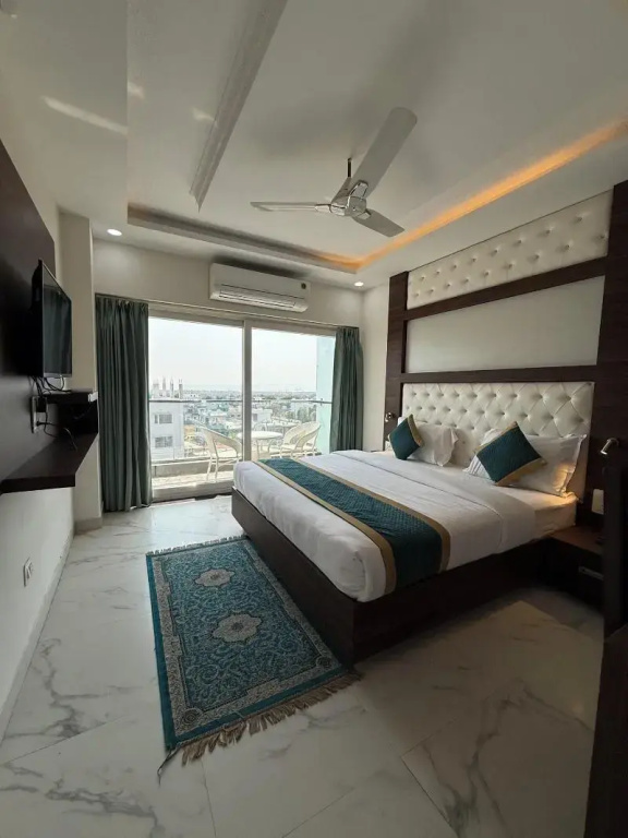 Hotel 7 Heaven