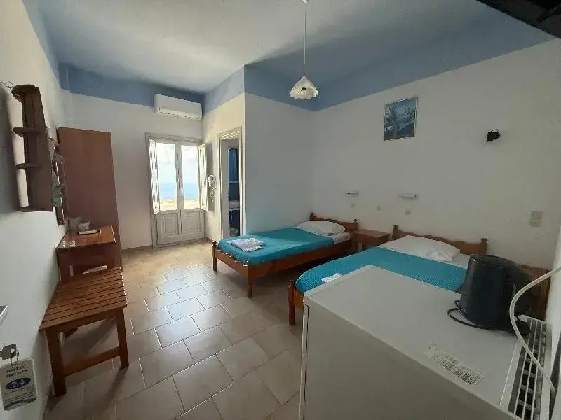 Economy Triple room with balcony