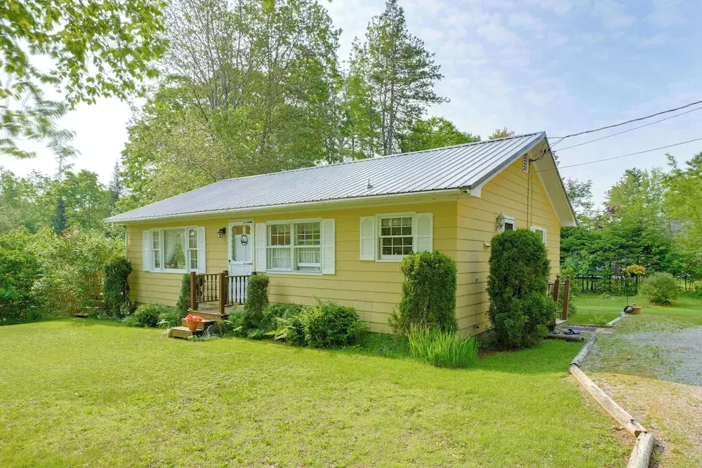 1 Mi to Main St: Charming Elsworth Home w/ Yard!