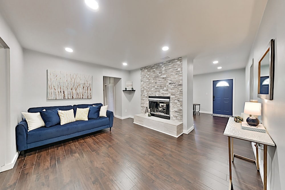 Charming Getaway W/ New Kitchen & Private Backyard 3 Bedroom Home 2