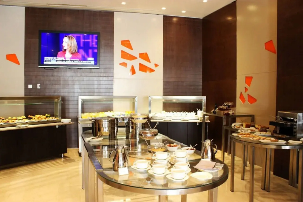 Food & Beverage