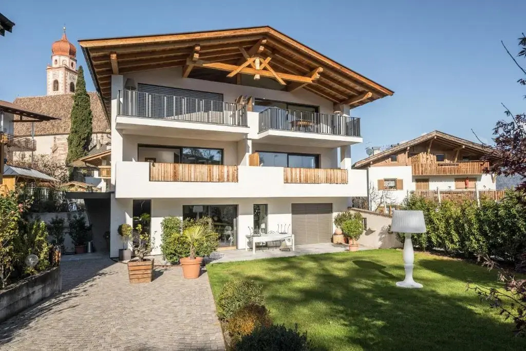 oma luisa - schlosserhaus 31