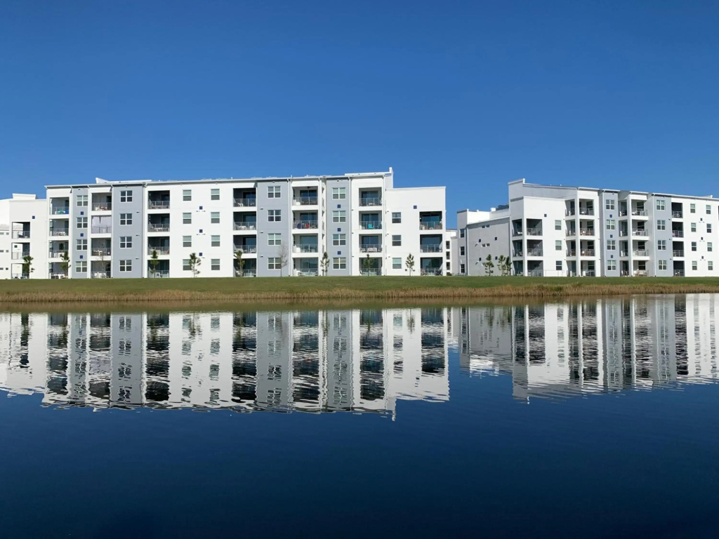 !3B2B! Beautiful Lake View! Baby Friendly! FREE WATER PARK! NO Resort Fee! 5 Miles to Disney! Storey Lake 3141 Room #201