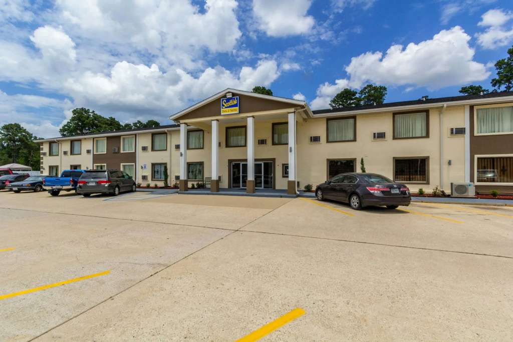 Scottish Inn and Suites