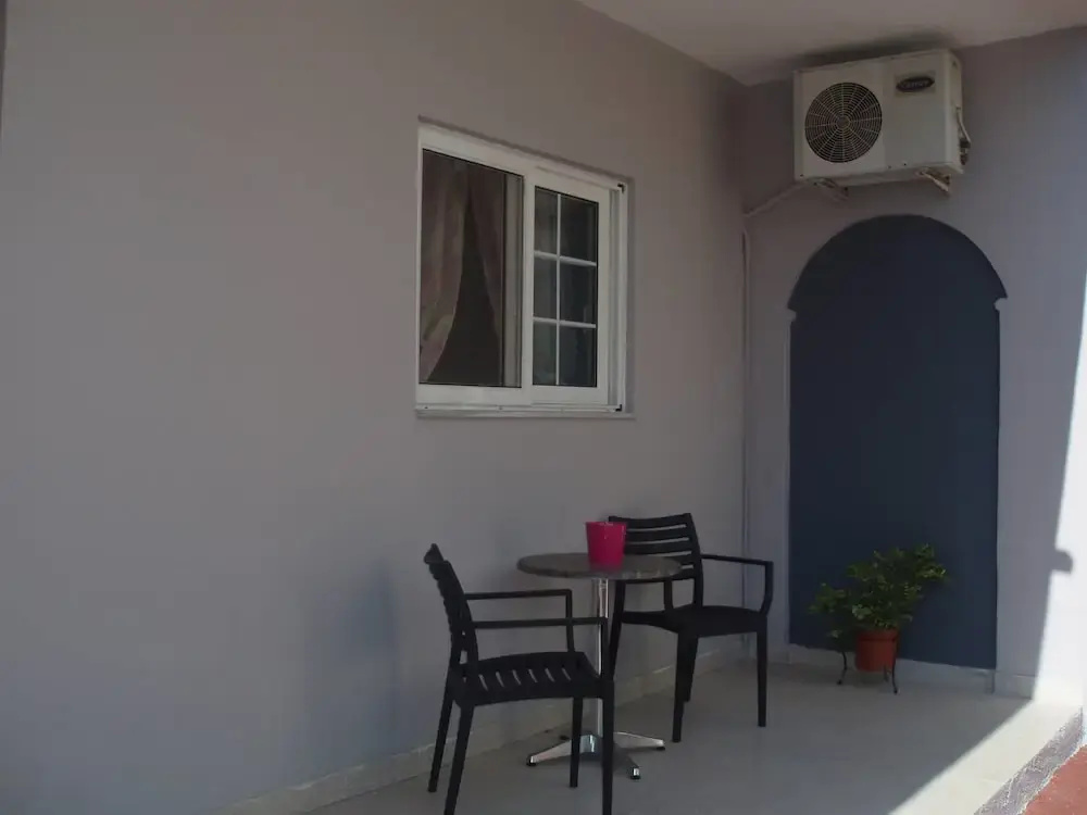 Deluxe Basement Apartment with balcony