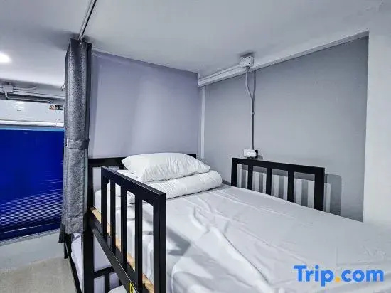 Bed in Dorm (female dorm)