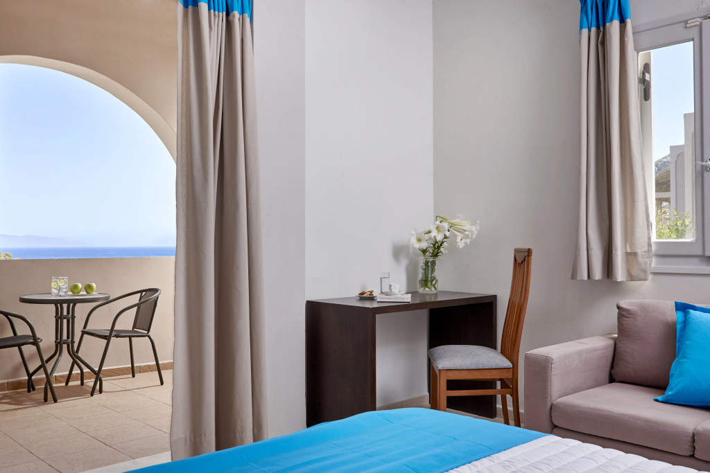 Terra Blue Santorini — 3