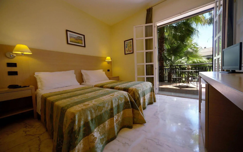Hotel photo 2