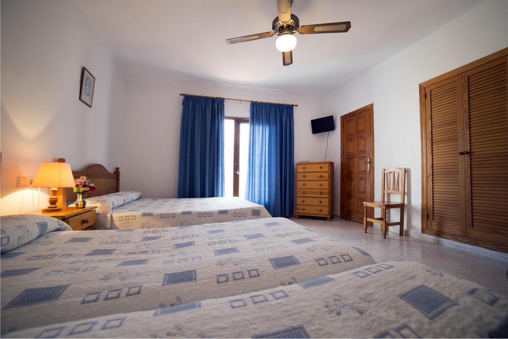 Hostal Sa Rota by null