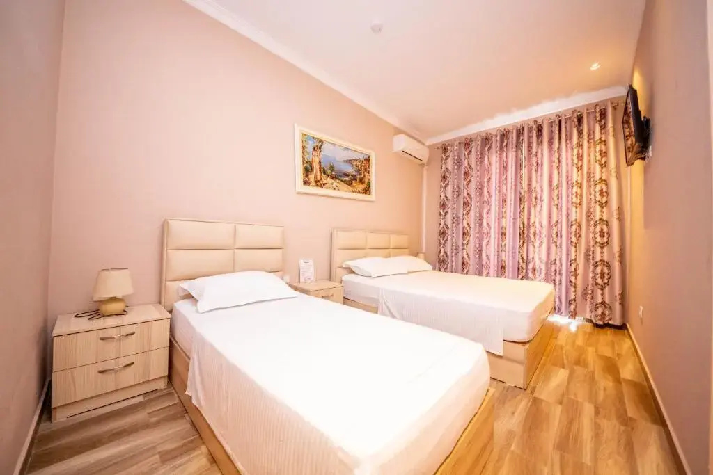 Standard Triple room with balcony and with sea view