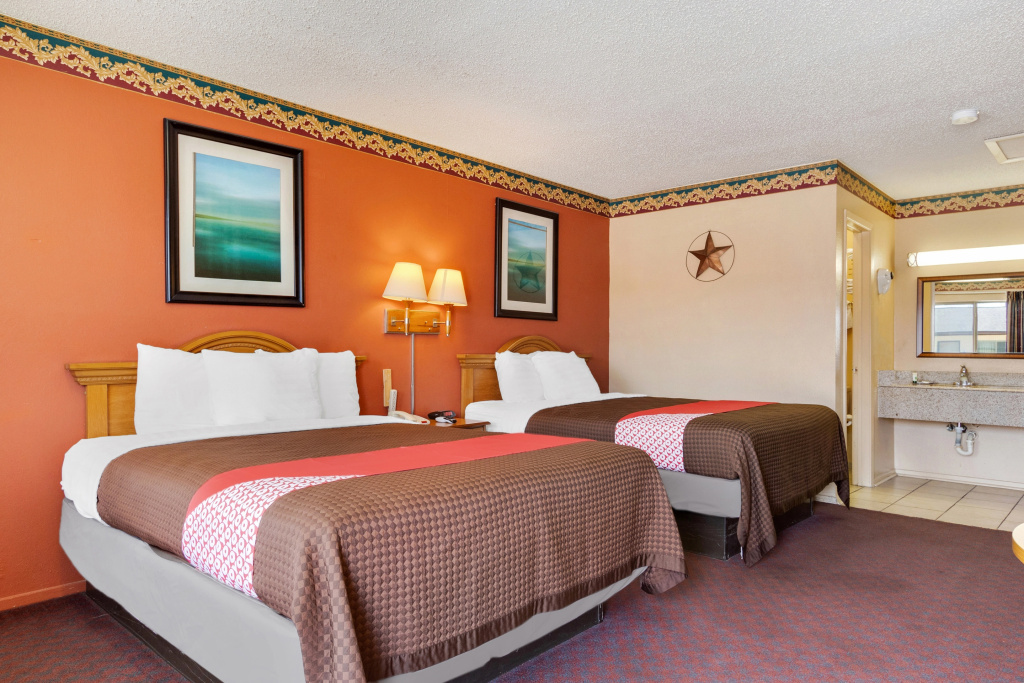 Freer Executive Inn and Studios — 4