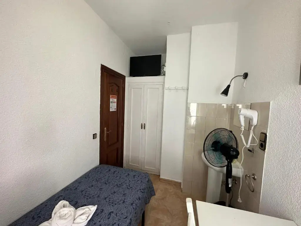 Economy room