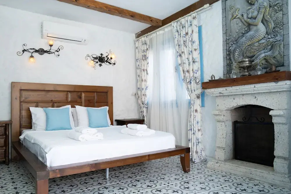 Standard Double room with view (full double bed)