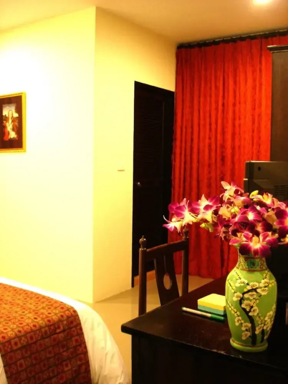 The Bang Khun Phrom Suites - Chambres