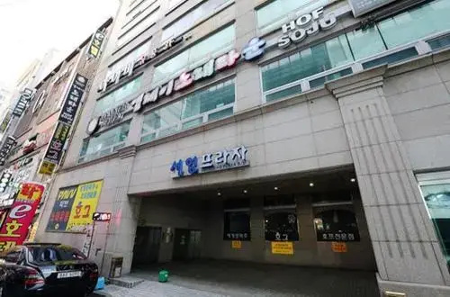 E Hotel
