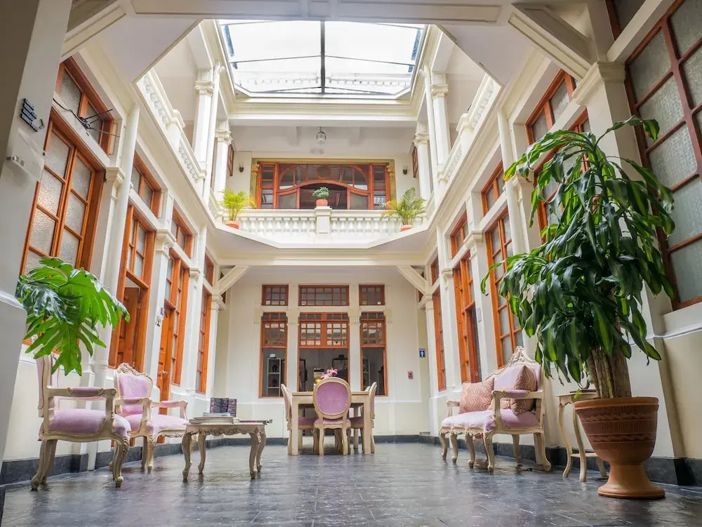 Lobby & Reception