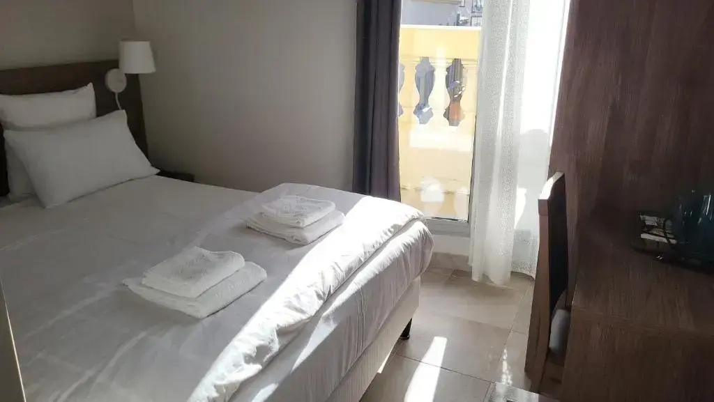 Standard Double room with balcony (full double bed)