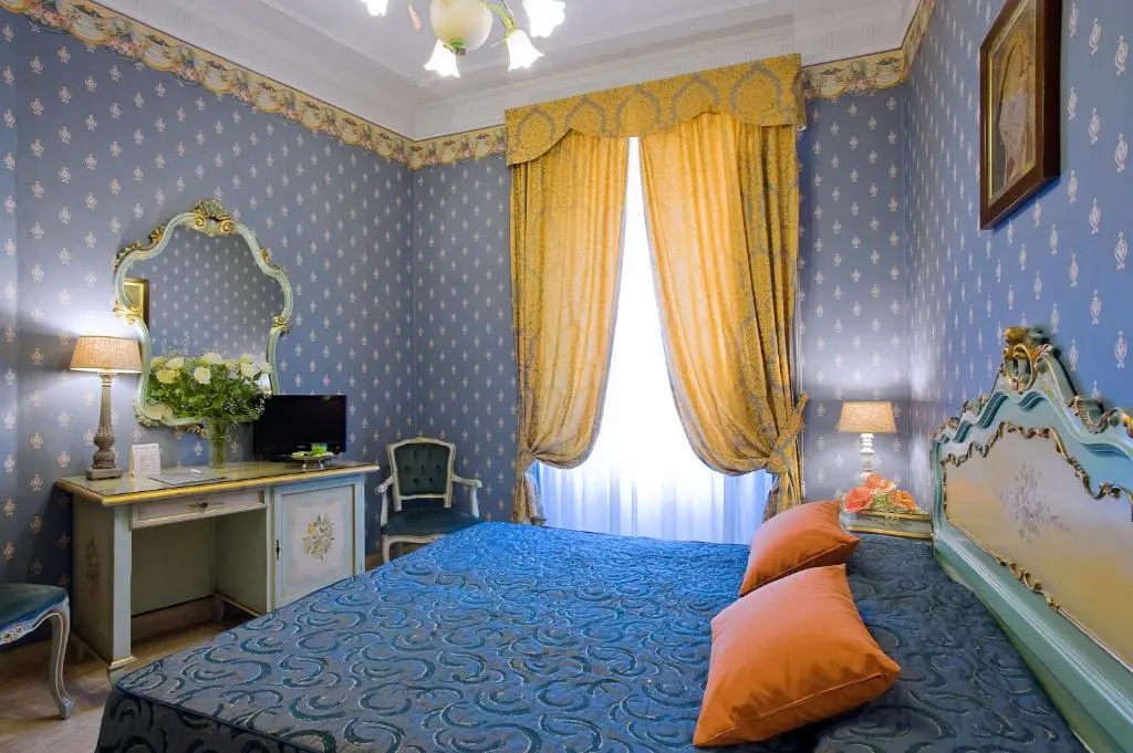 Hotel Villa San Lorenzo Maria - Tap to explore photos