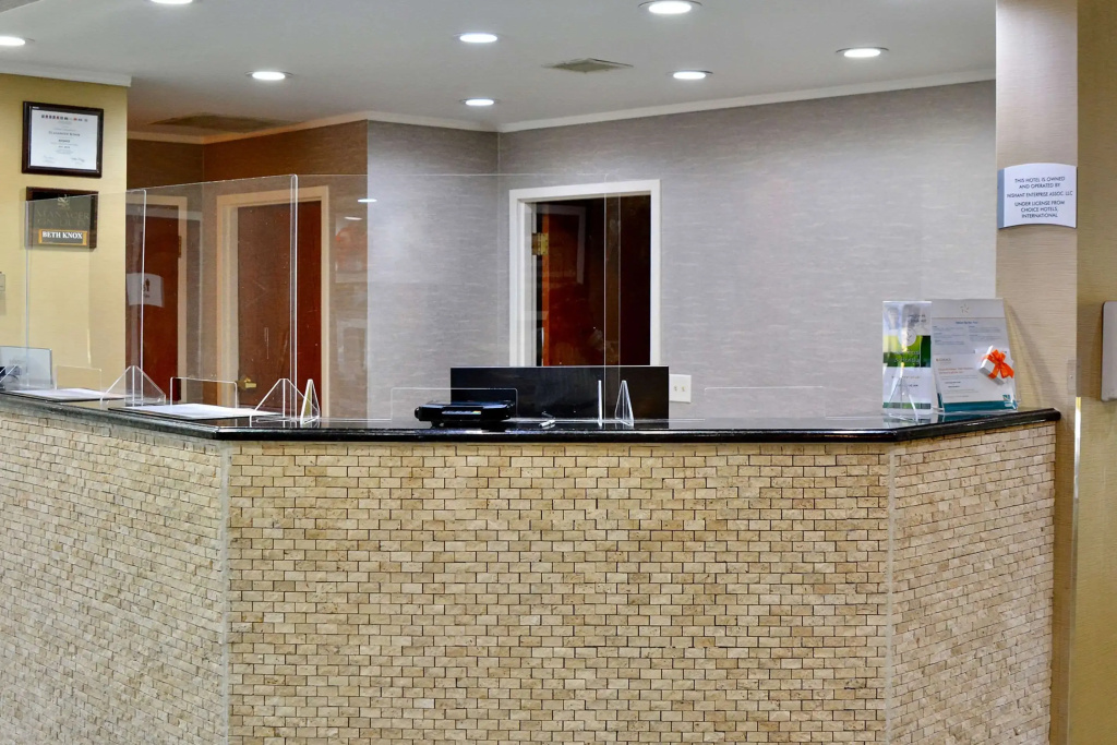 Lobby & Reception