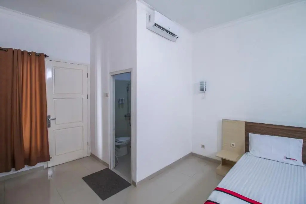 RedDoorz @ Jatiwaringin - Chambres
