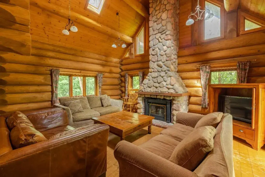 4 Bedrooms Cottage