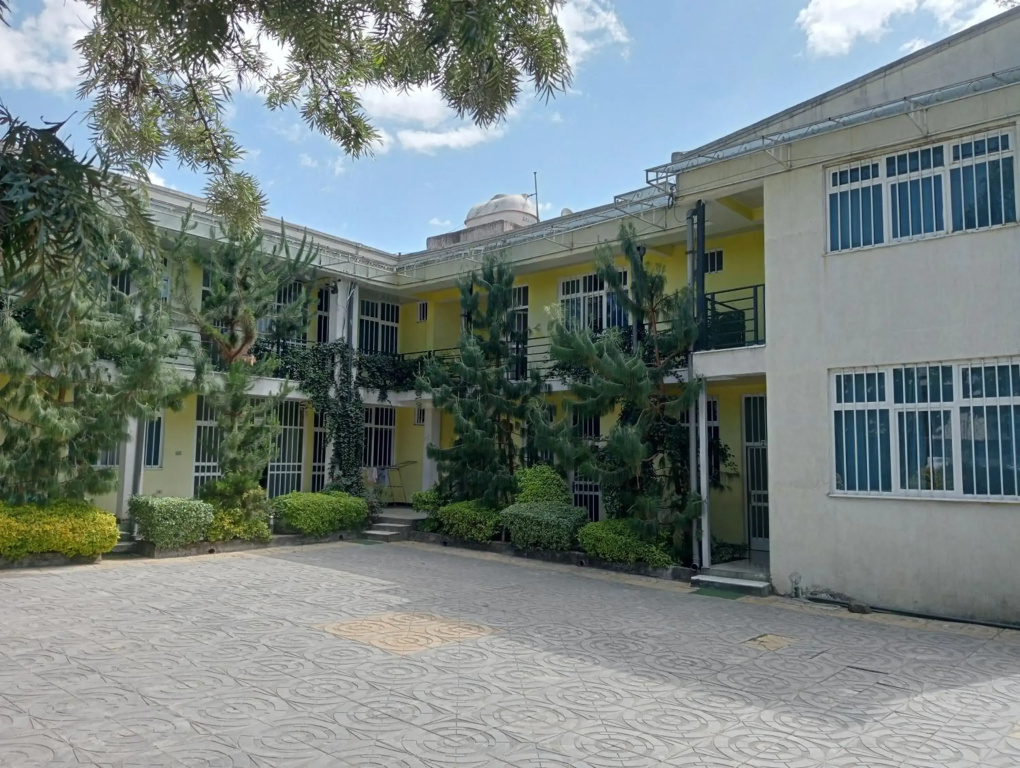 Avi Guest House
