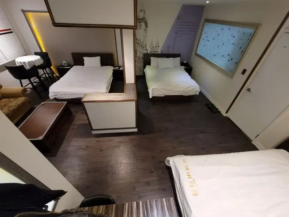 Standard Triple room