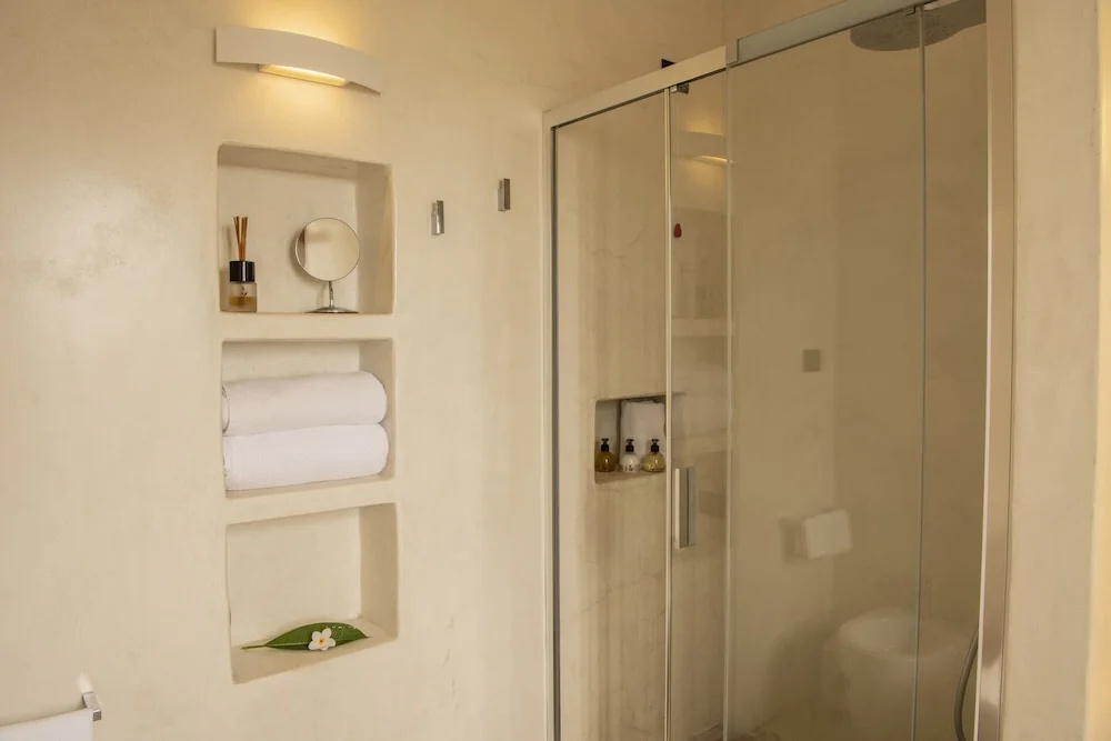 Executive Double room (full double bed)