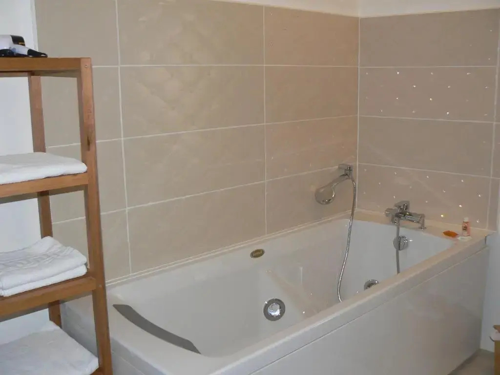 1 Bedroom Suite