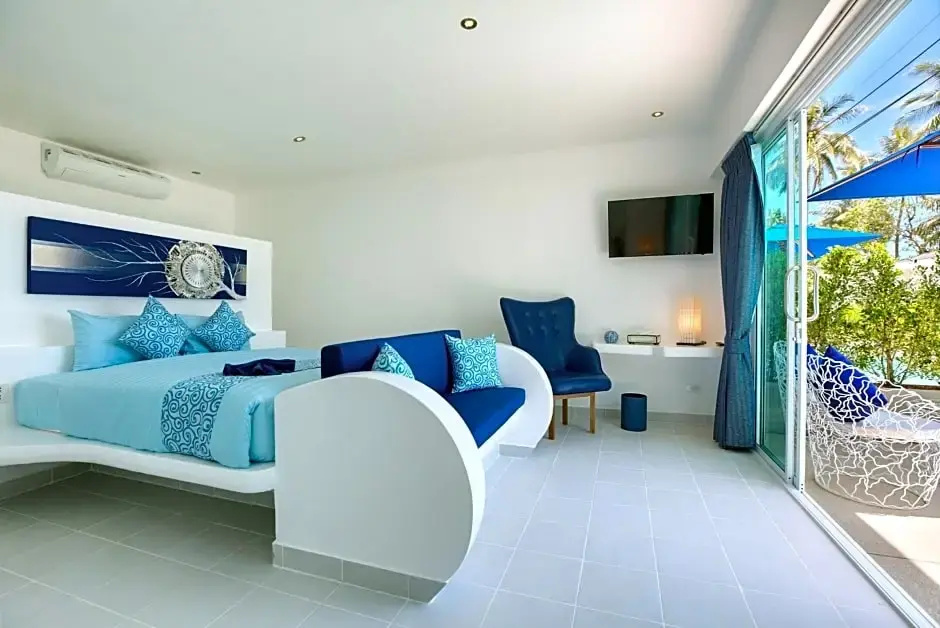Standard Family room with partial sea view