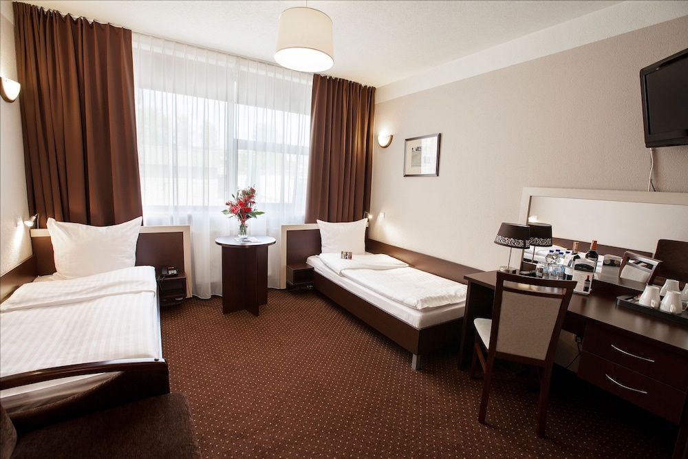Executive Twin room (twin beds) (bed type is subject to availability)