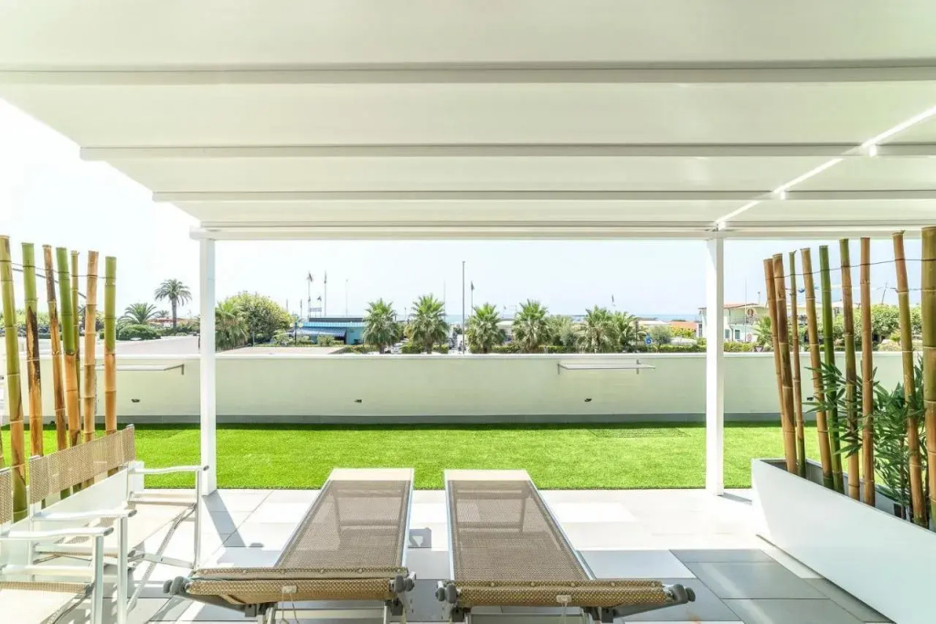 Balcony & Terrace