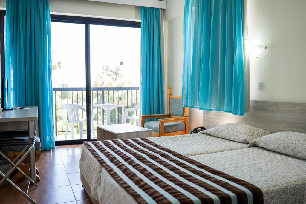 Отель Hotel Veronica в Пафосе