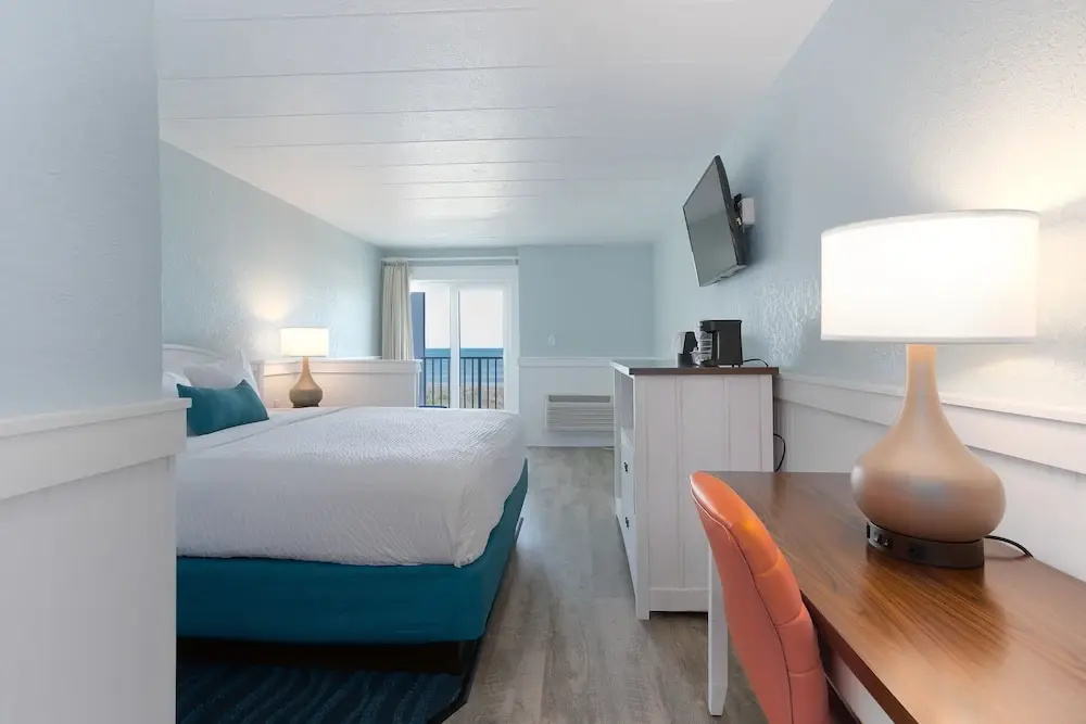 Premium Double room with balcony and with ocean view (full double bed)