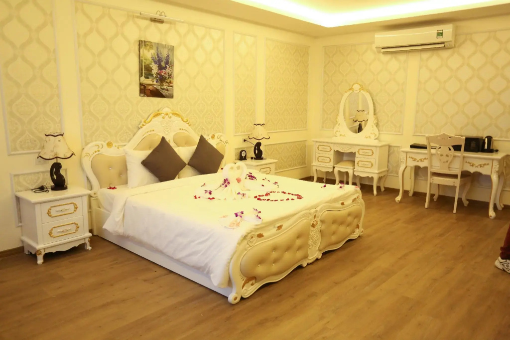 Deluxe Suite