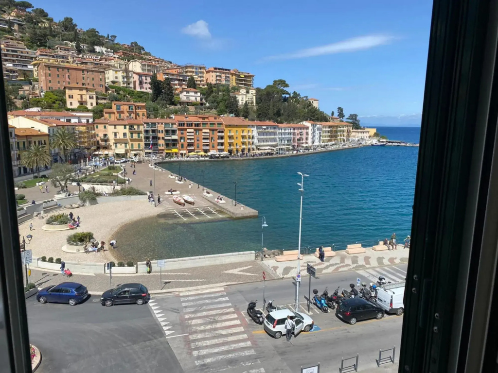 Beautiful and very central penthouse overlooking the square of Porto Santo Stefano-Vista Bella
