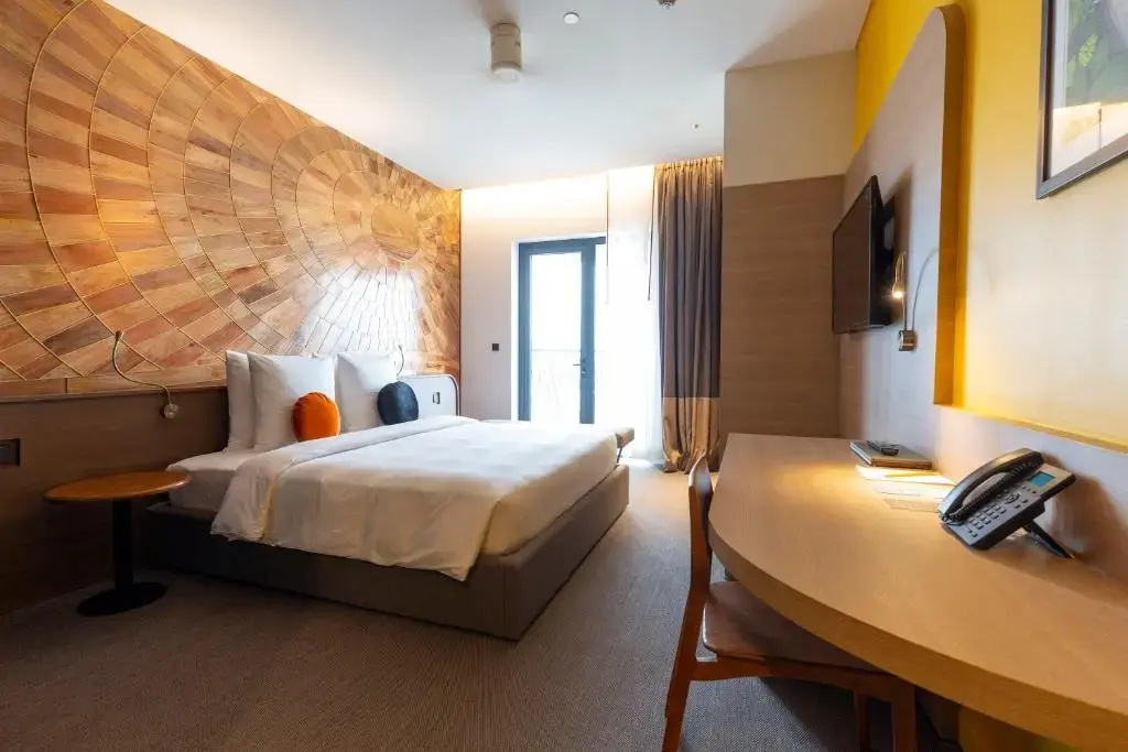 Deluxe Double room with balcony (full double bed)