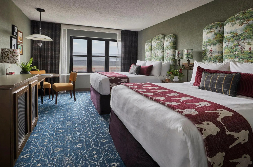 Graduate by Hilton Minneapolis Room Type - Standard Quadruple room