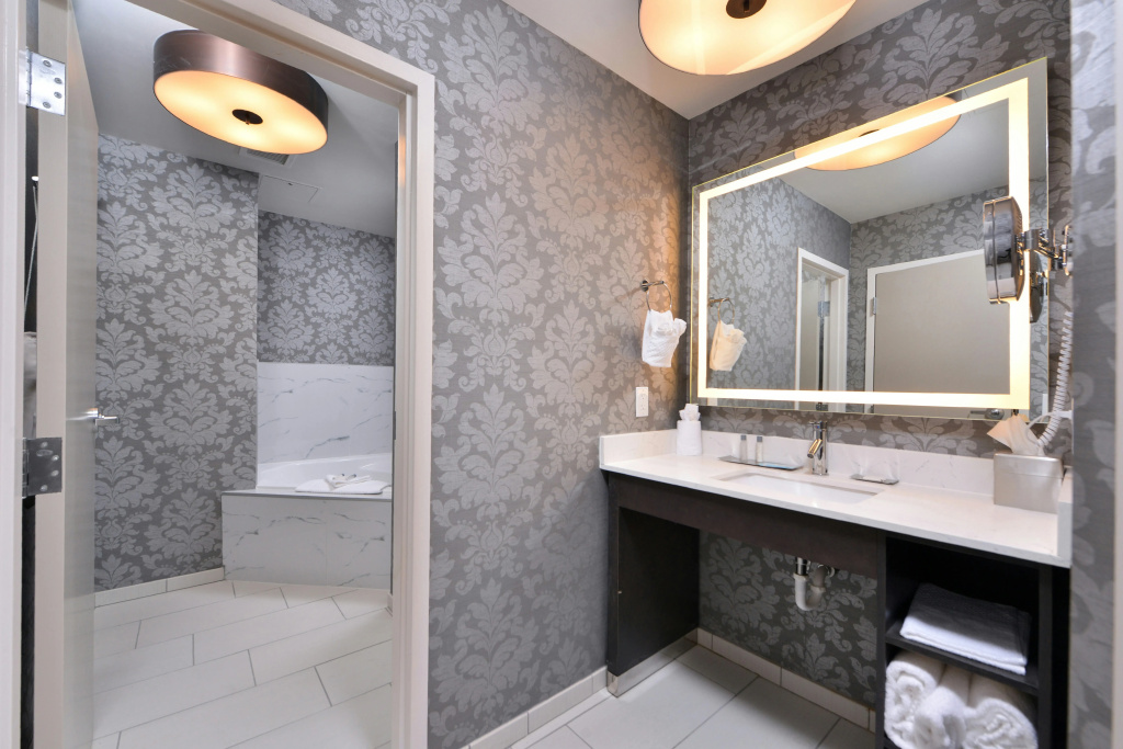 DoubleTree by Hilton Utica - Général