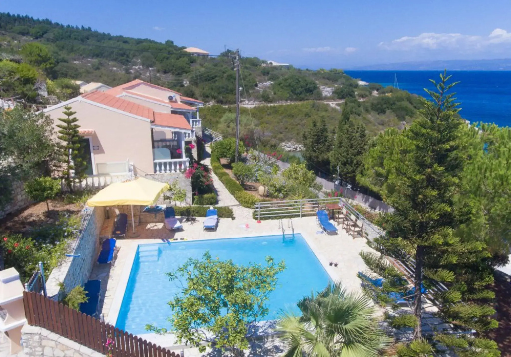 Dolphin Villa 1 Swimming Pool Walk to Beach Sea Views A C Wifi - 580