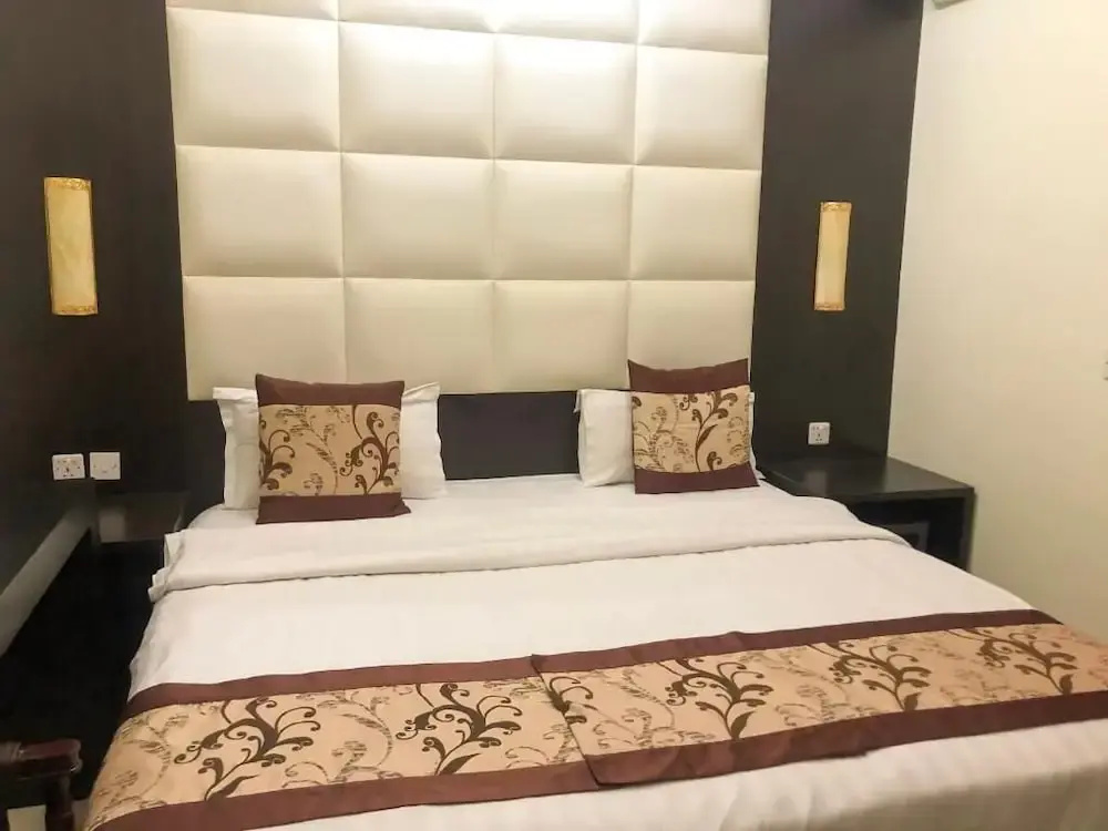 Double room (full double bed)